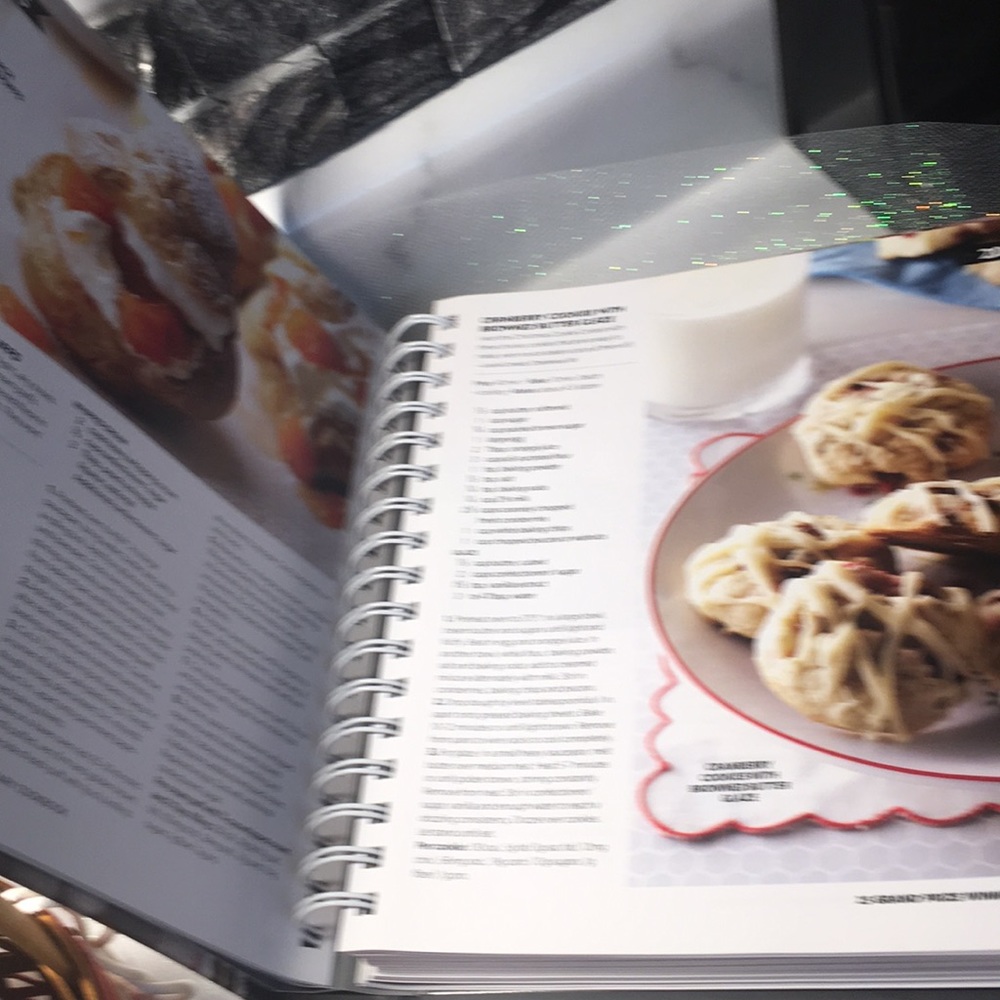 Longaberger basket and Cookbook - Picture 8 of 8